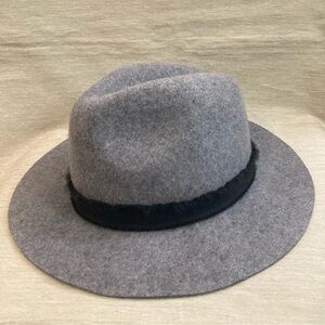 ZARA Sz  S or 57 cms 100% Wool Hat Grey with Black Band Like New